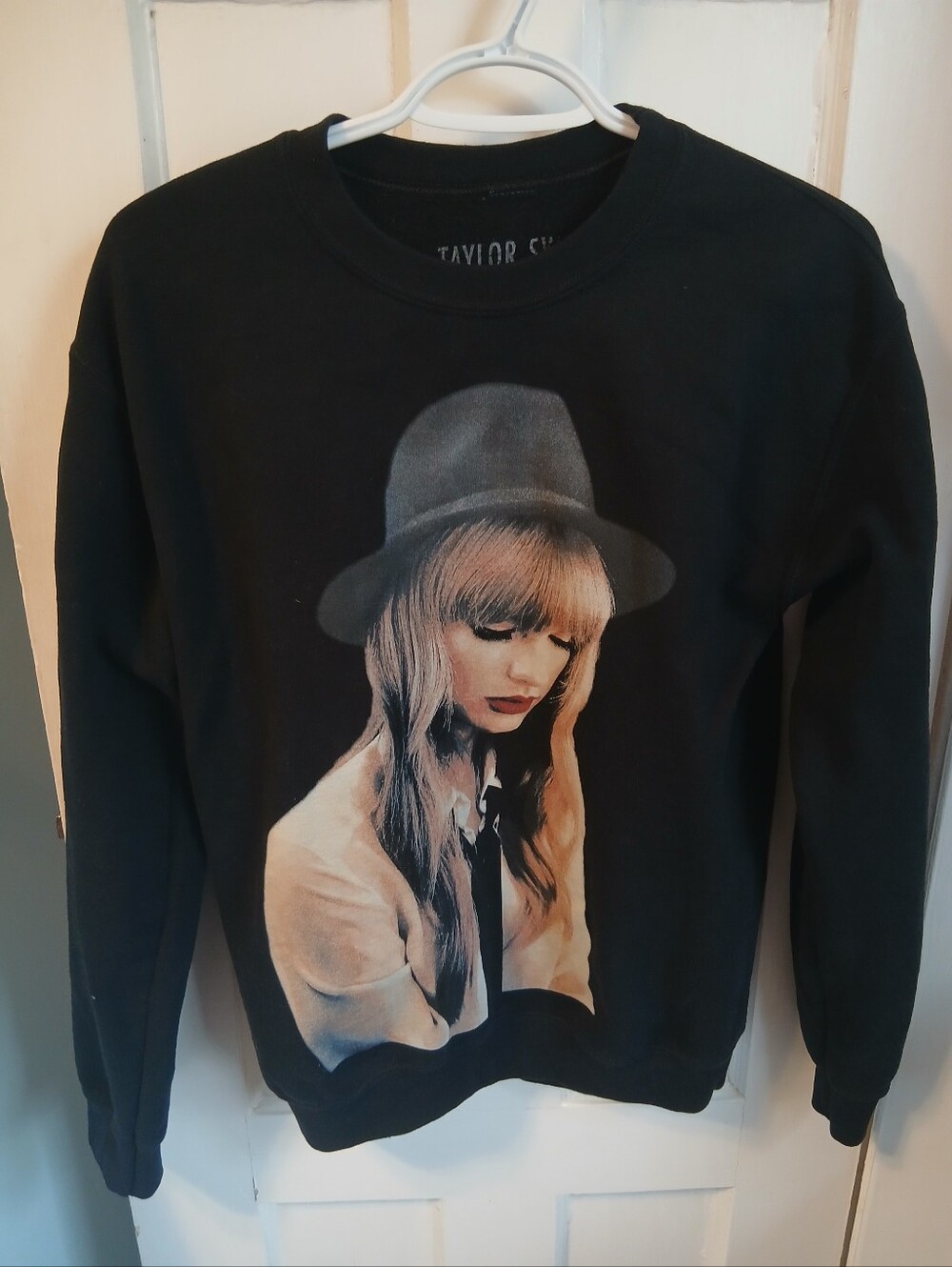 Taylor Swift Sweater Pull-over Womens Ladies Clothing Teen Girls Music Merch